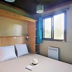 Huttopia مكان تخييم 4*