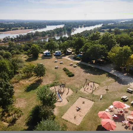 אתר קמפינג Huttopia 4*