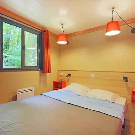 אתר קמפינג Huttopia 4*