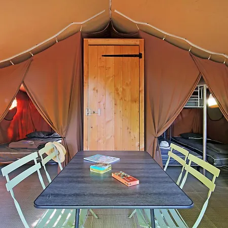 Huttopia 4* سوموور