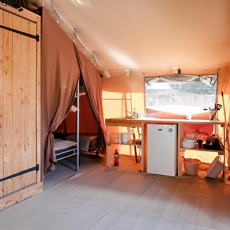 Huttopia 4* סומור