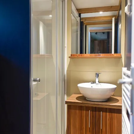 אתר קמפינג Huttopia 4*